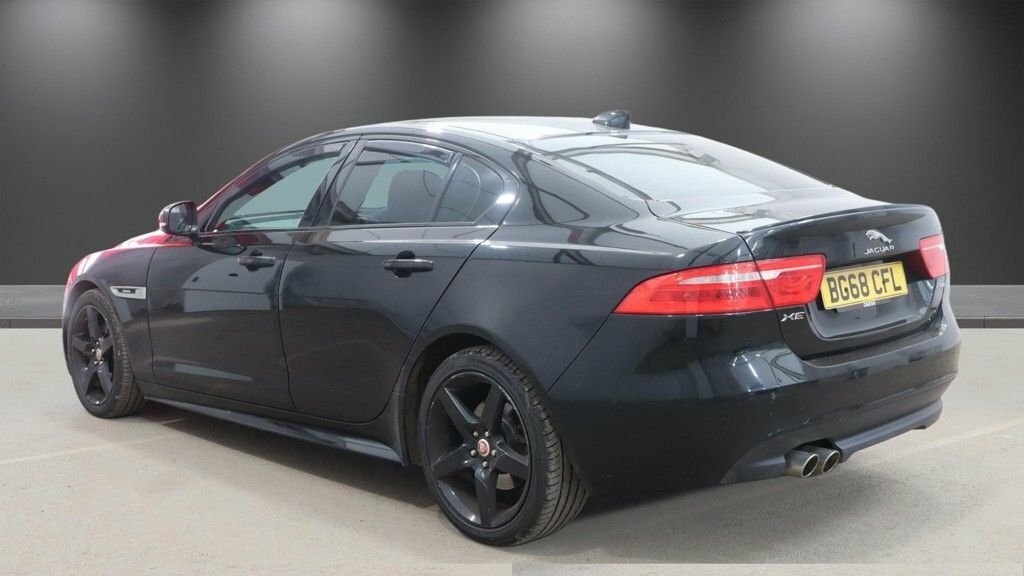 Jaguar XE 2L R-sport Black #3