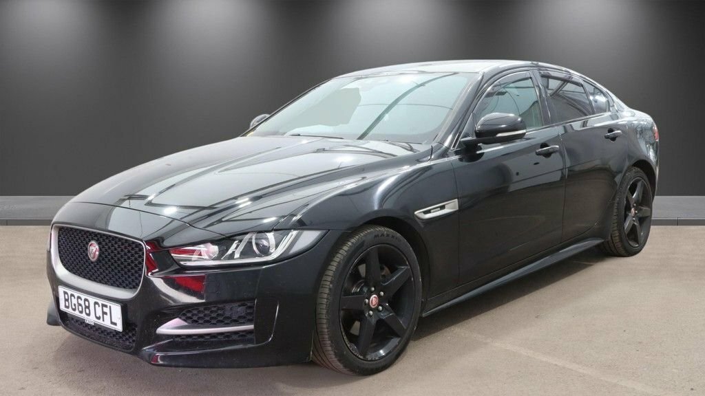 Jaguar XE 2L R-sport Black #2