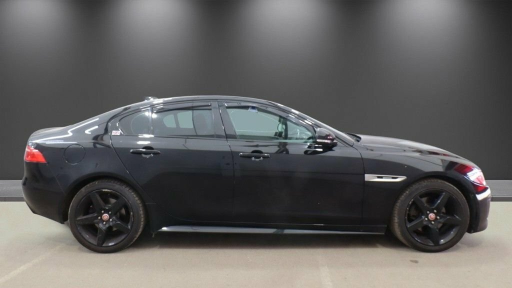 Jaguar XE 2L R-sport Black #5