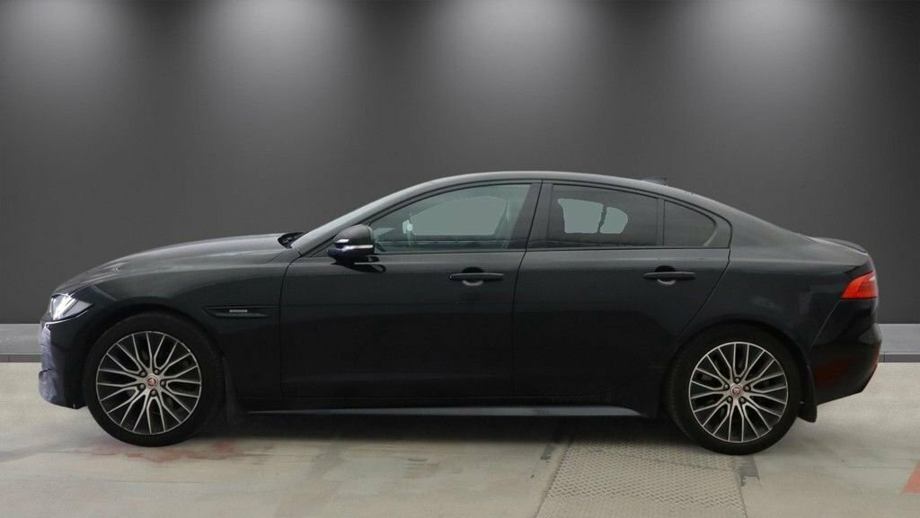 Jaguar XE 2L Landmark Black #5
