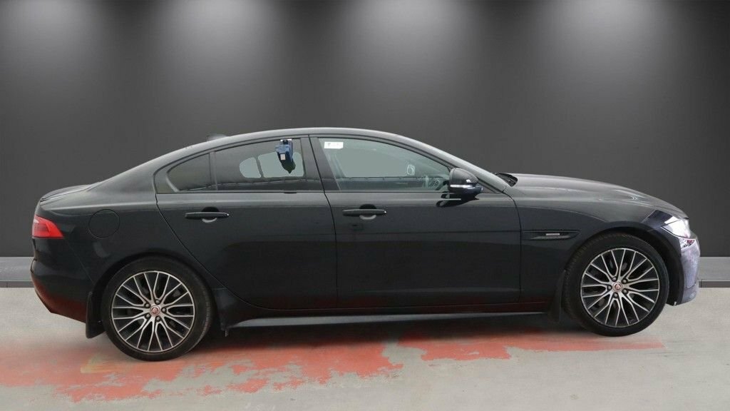 Jaguar XE 2L Landmark Black #4