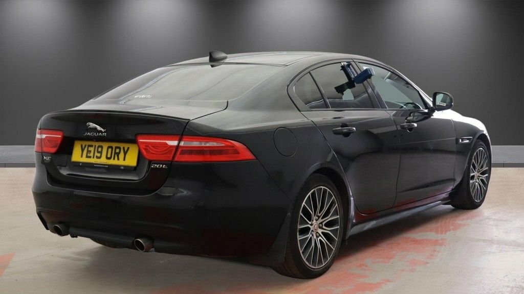 Jaguar XE 2L Landmark Black #3
