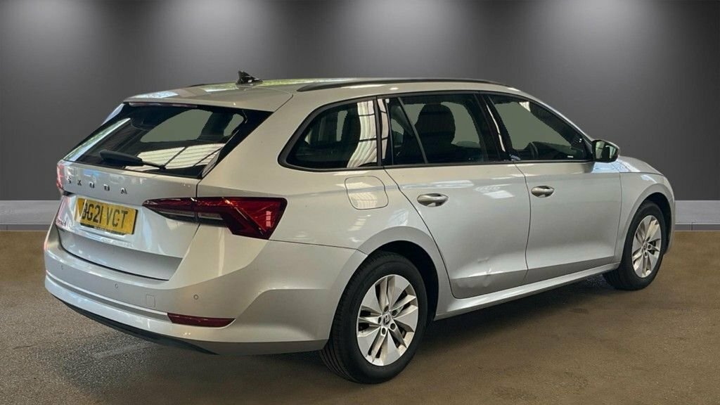 Skoda Octavia 2L Se Technology Silver #4