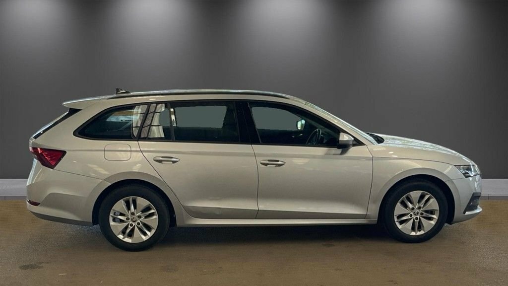 Skoda Octavia 2L Se Technology Silver #5