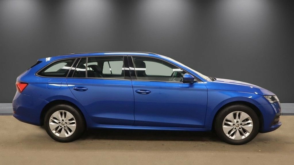 Skoda Octavia 1L Se Blue #5