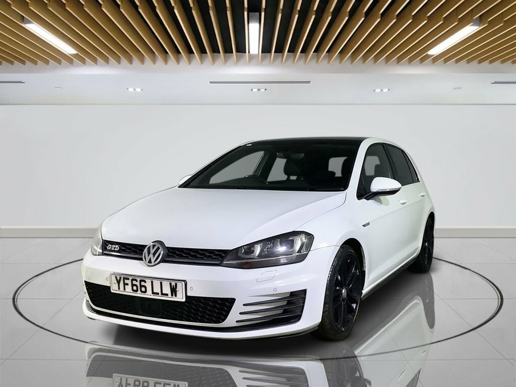 Volkswagen Golf 2L Gtd White #4