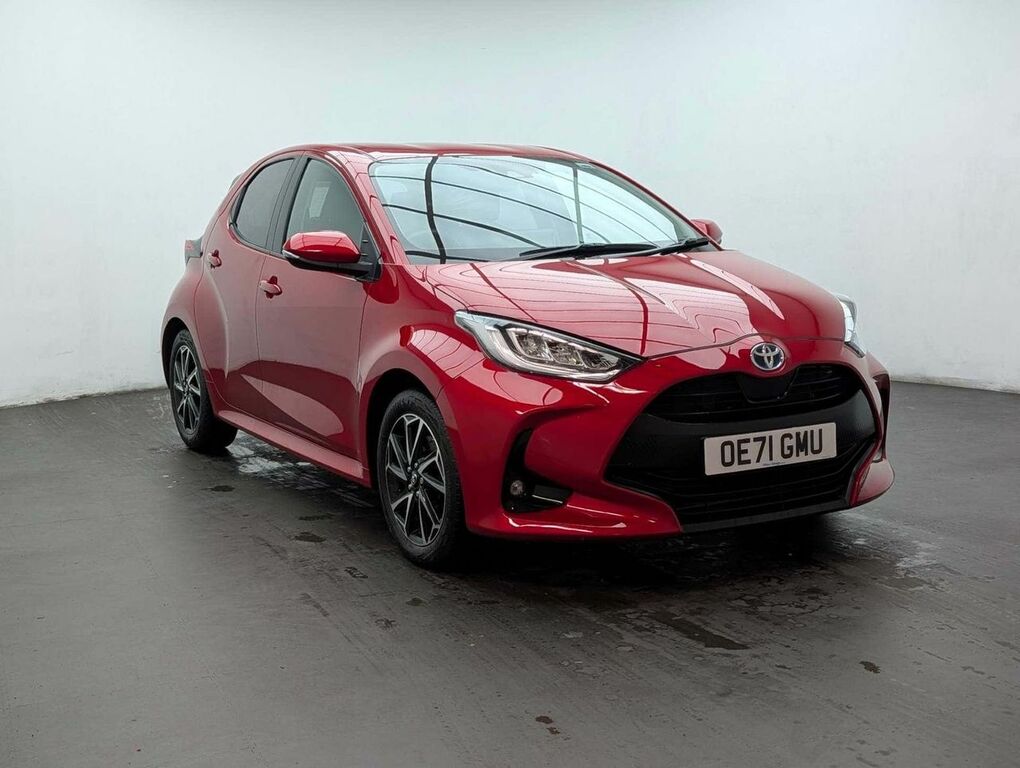 Toyota Yaris 1.5 Yaris Design Hev Cvt OE71GMU Red #2