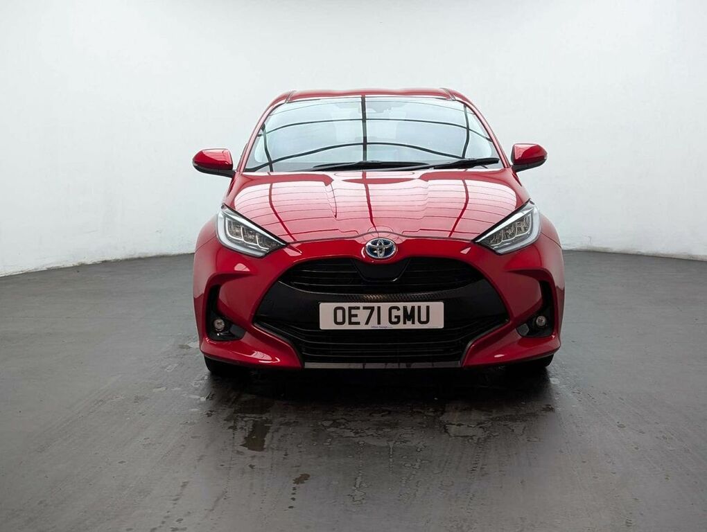 Toyota Yaris 1.5 Yaris Design Hev Cvt OE71GMU Red #3