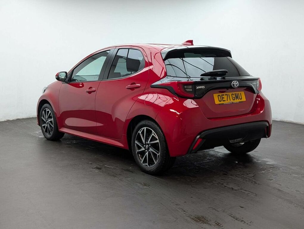 Toyota Yaris 1.5 Yaris Design Hev Cvt OE71GMU Red #6