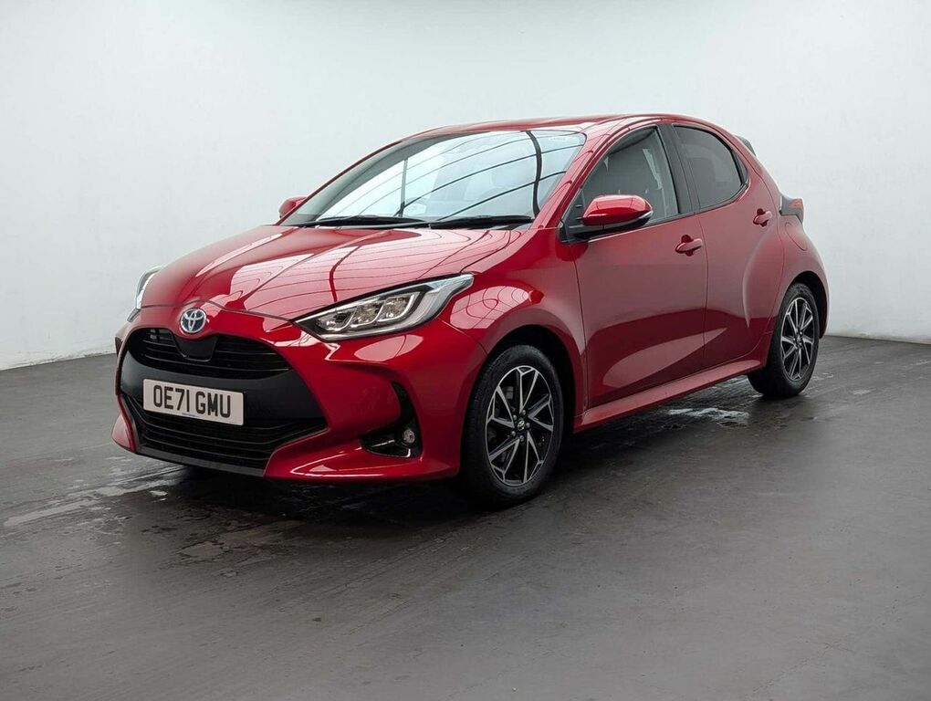 Toyota Yaris 1.5 Yaris Design Hev Cvt OE71GMU Red #4