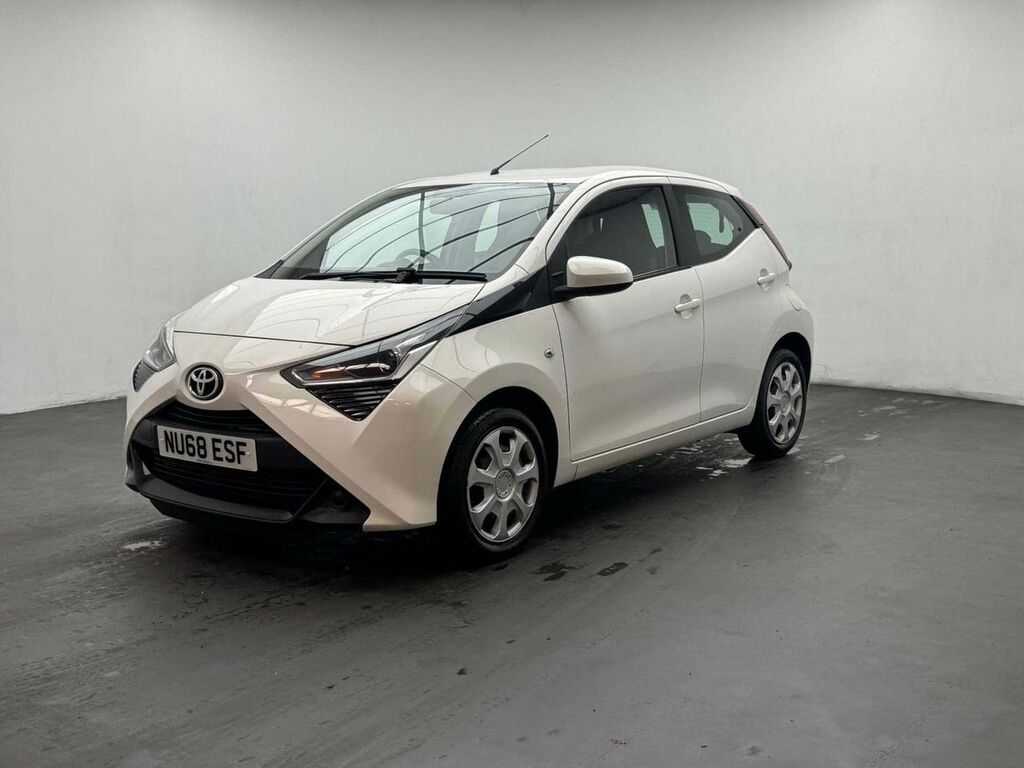 Toyota Aygo X 1.0 Aygo X-play Vvt-i NU68ESF White #4