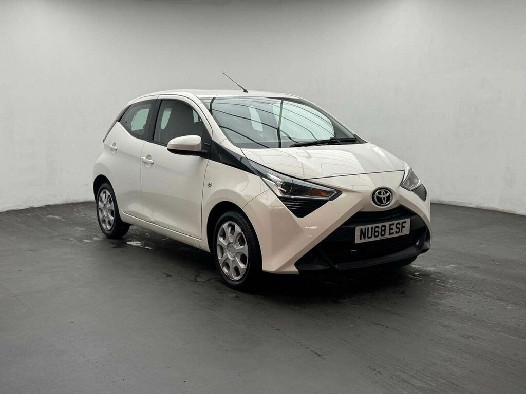 Toyota Aygo X 1.0 Aygo X-play Vvt-i NU68ESF White #2