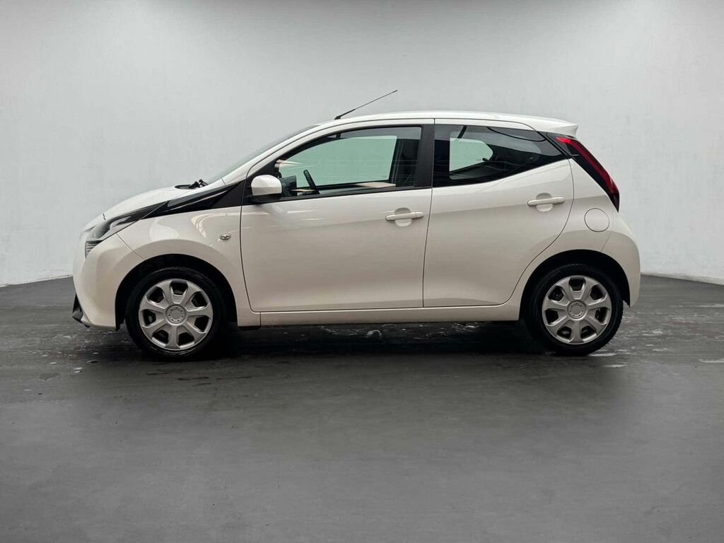 Toyota Aygo X 1.0 Aygo X-play Vvt-i NU68ESF White #5