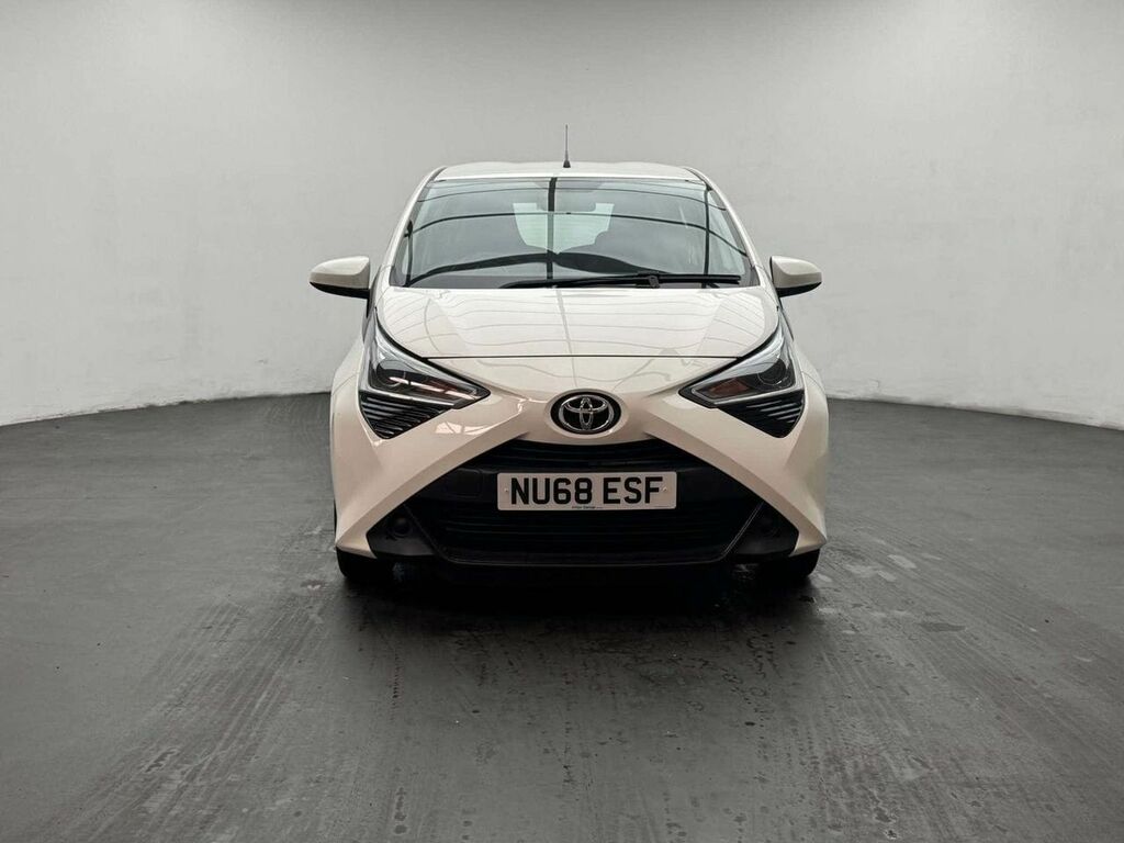 Toyota Aygo X 1.0 Aygo X-play Vvt-i NU68ESF White #3