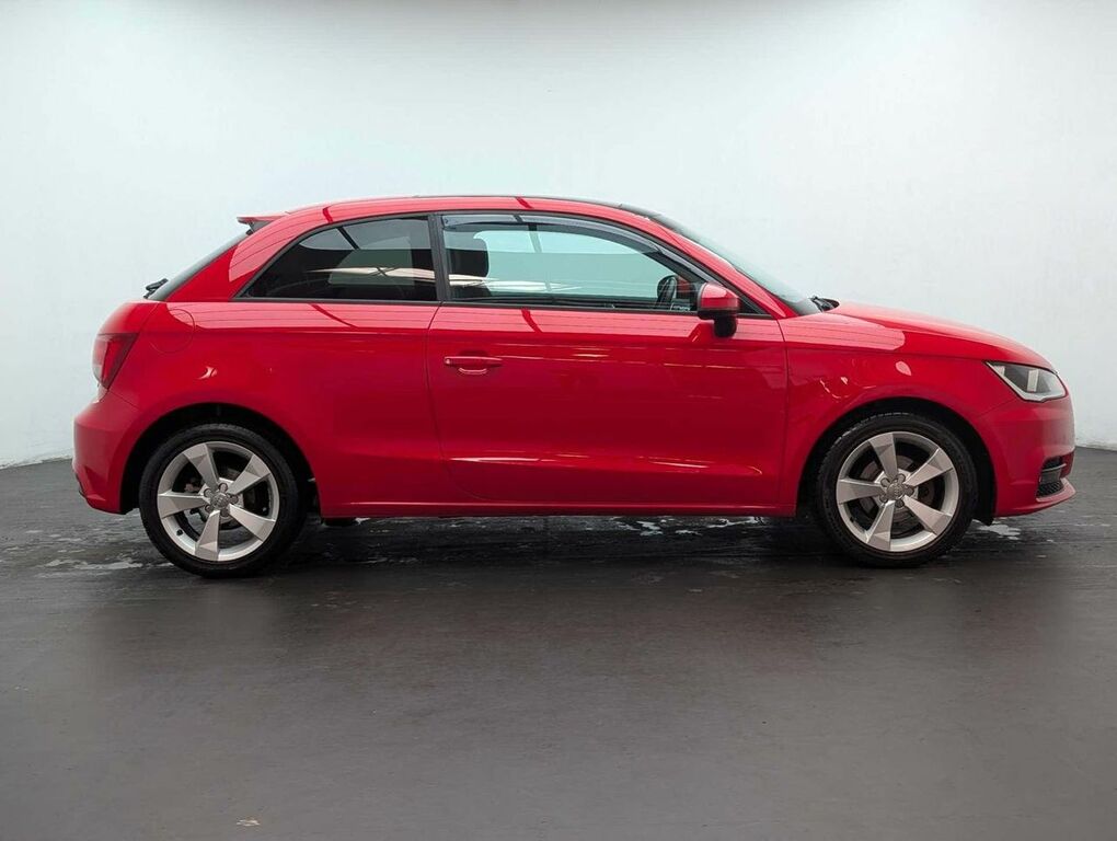 Audi A1 1.0 A1 Sport Tfsi NA66CCK Red #4