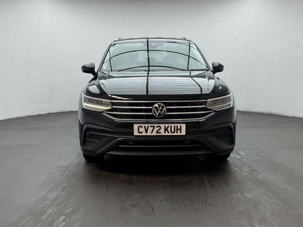 Volkswagen Tiguan Allspace 1.5 Tiguan Allspace Life Tsi CV72KUH Black #3