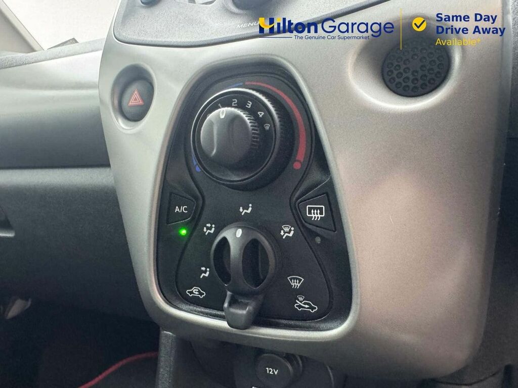 Toyota Aygo X 1.0 Aygo X-play Vvt-i Grey #1