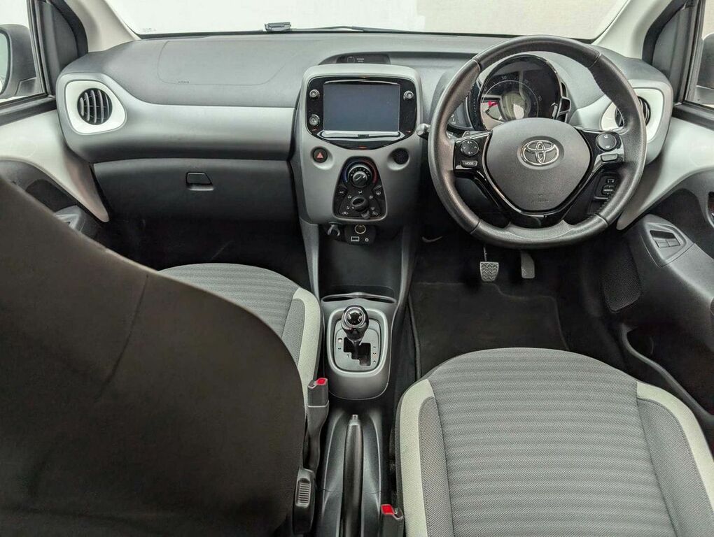Toyota Aygo X Aygo X-play Vvt-i Red #27