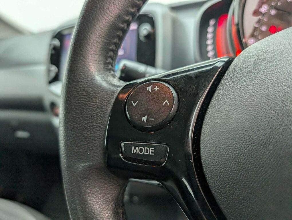 Toyota Aygo X Aygo X-play Vvt-i Red #22