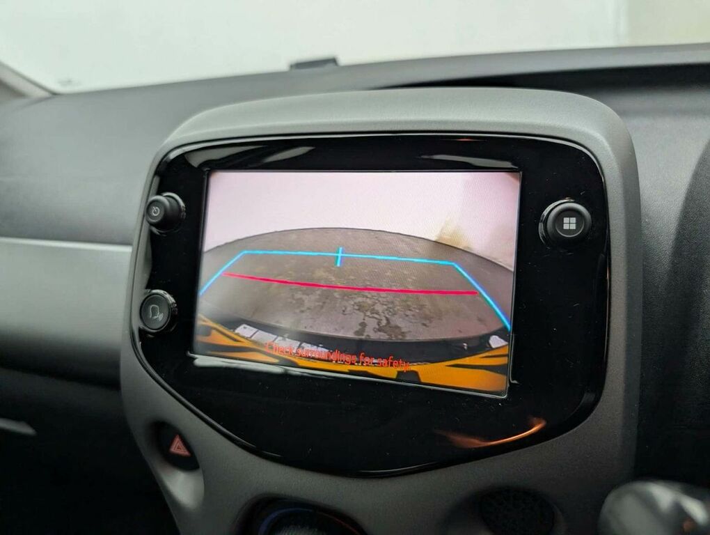 Toyota Aygo X Aygo X-play Vvt-i Red #16