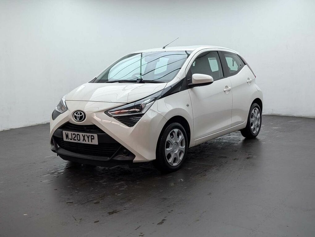 Toyota Aygo X Aygo X-play Vvt-i Red #4