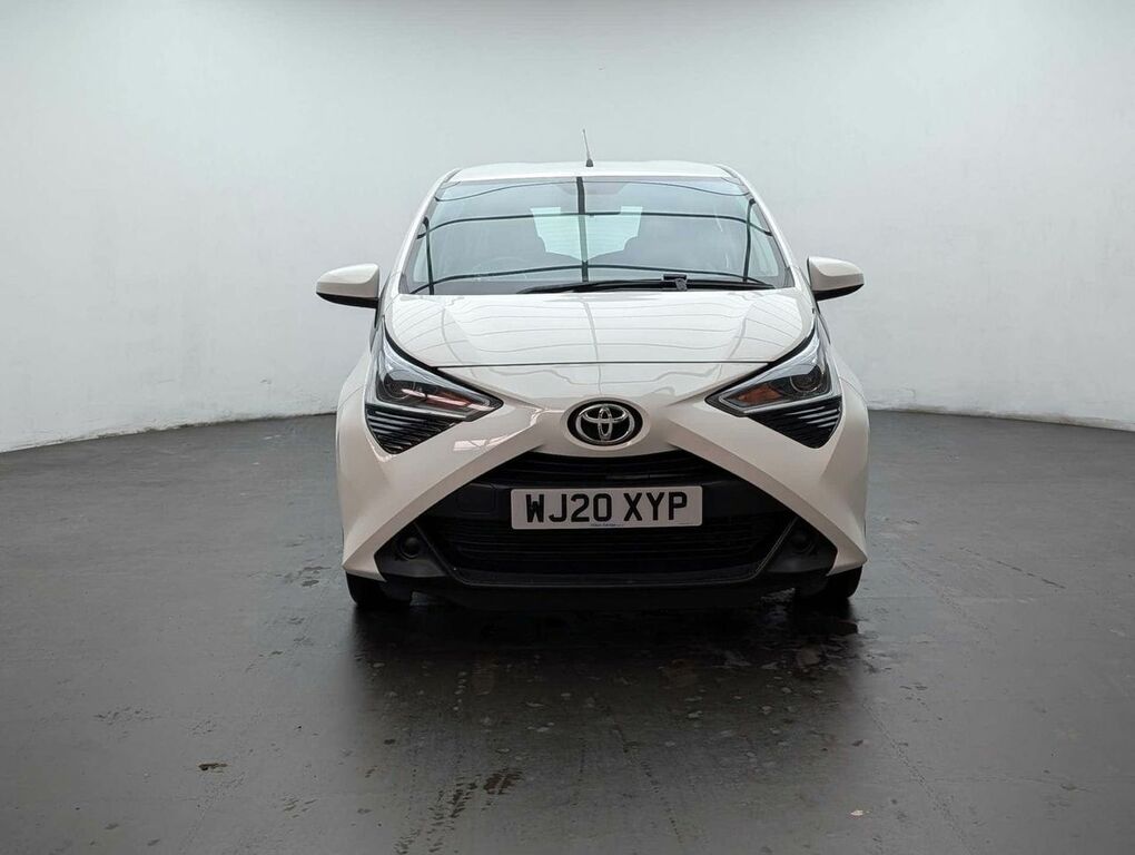 Toyota Aygo X Aygo X-play Vvt-i Red #3