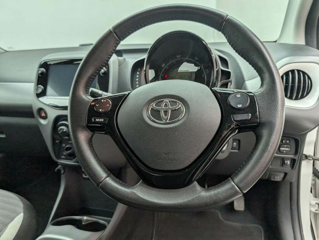 Toyota Aygo X Aygo X-play Vvt-i Red #23