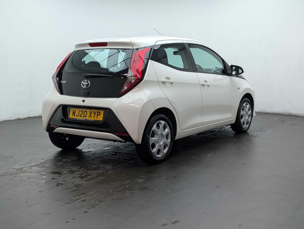 Toyota Aygo X Aygo X-play Vvt-i Red #8
