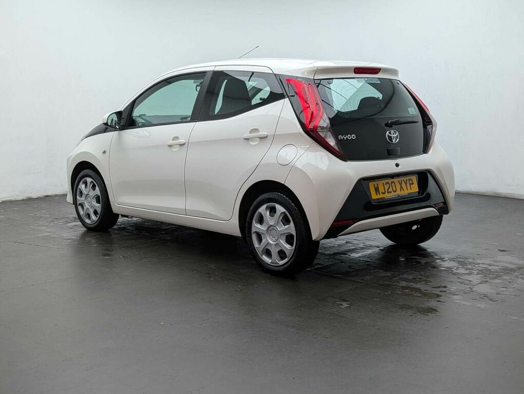 Toyota Aygo X Aygo X-play Vvt-i Red #6