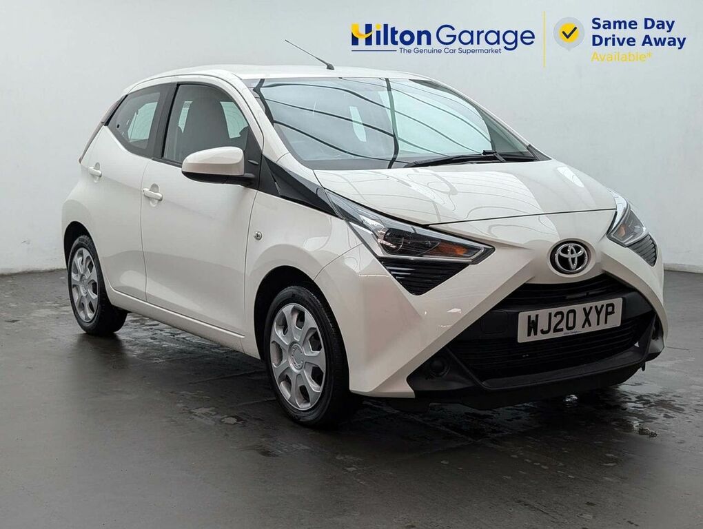 Toyota Aygo X Aygo X-play Vvt-i Red #1