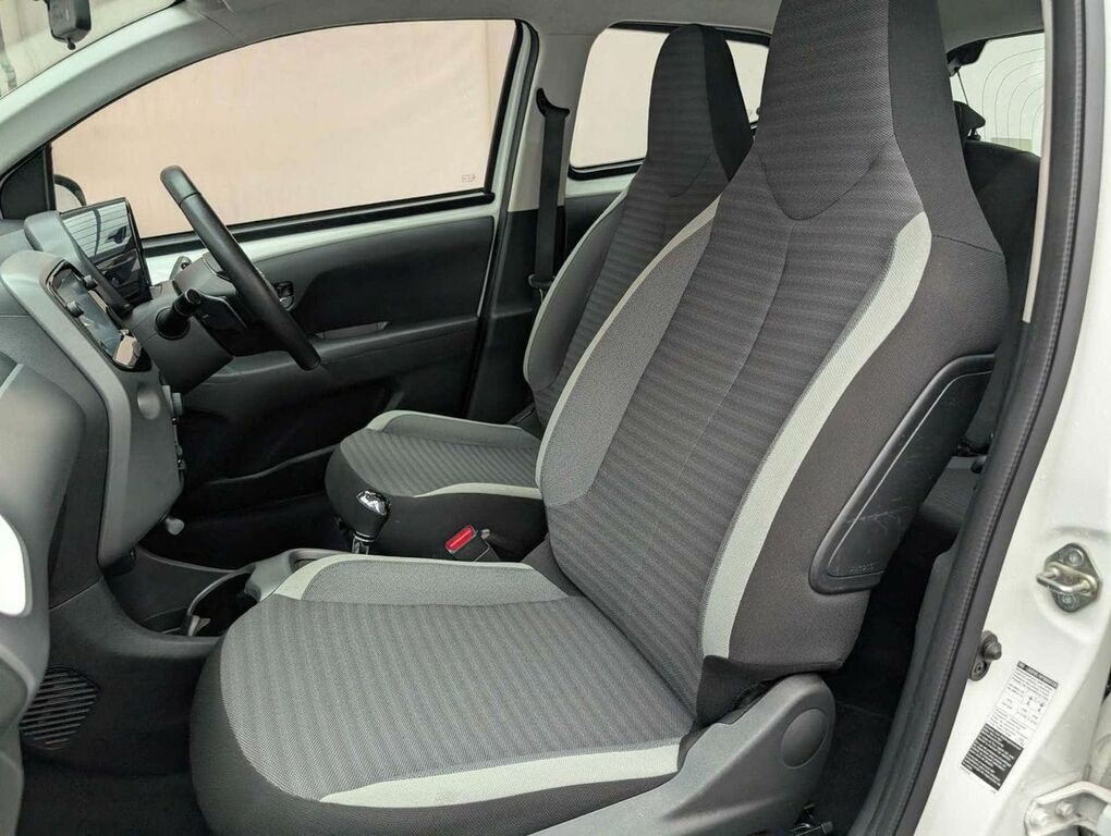 Toyota Aygo X Aygo X-play Vvt-i Red #30