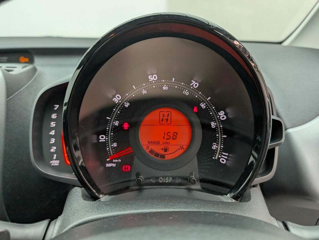 Toyota Aygo X Aygo X-play Vvt-i Red #15
