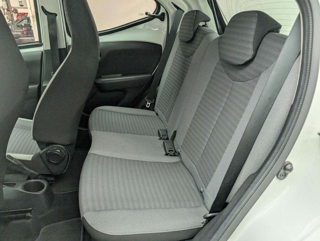 Toyota Aygo X Aygo X-play Vvt-i Red #28