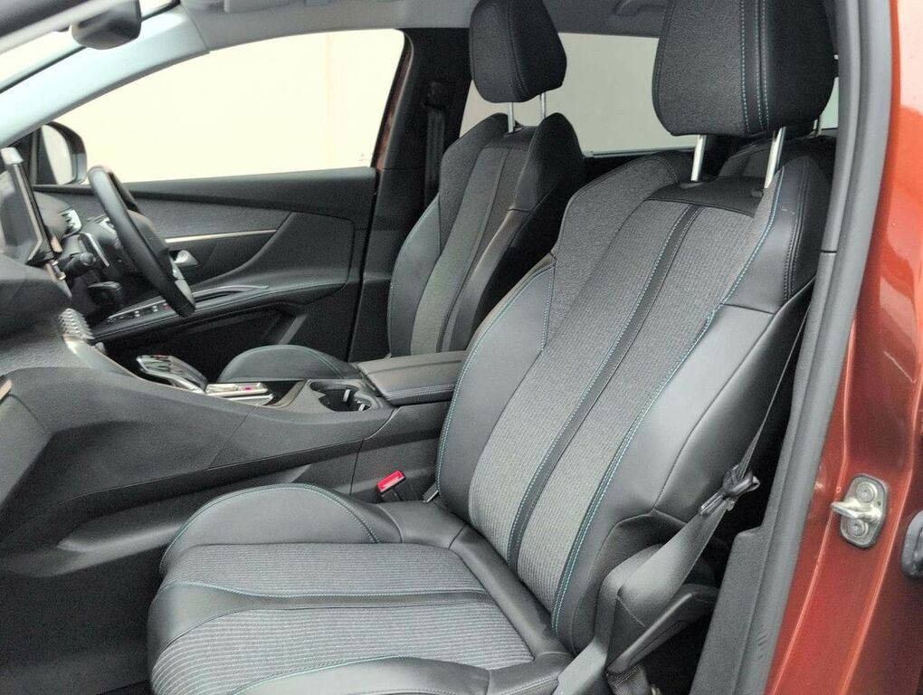 Peugeot 5008 1.2 Puretech Allure Premium Eat8 Red #26