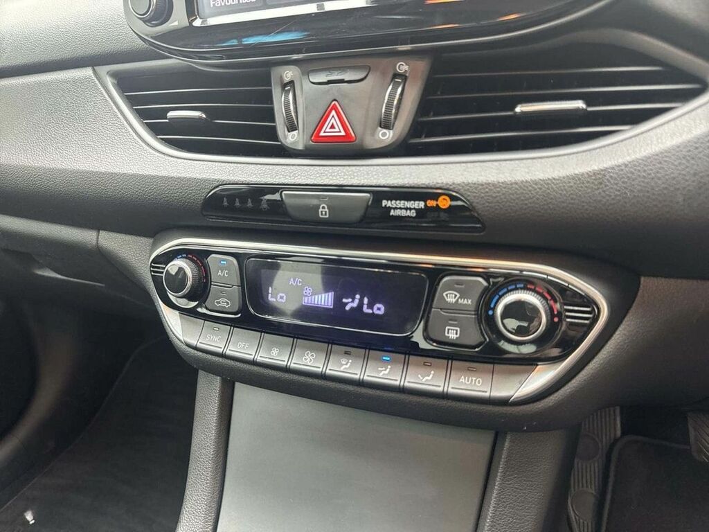 Hyundai I30  Black #16