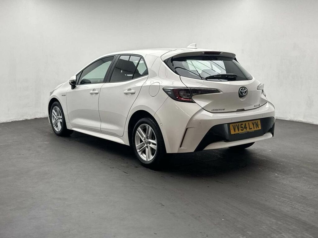 Toyota Corolla Excel White #6