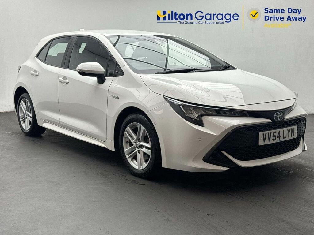 Toyota Corolla Excel White #1