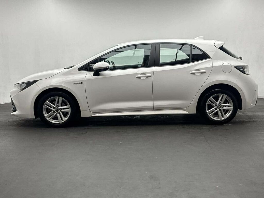 Toyota Corolla Excel White #5