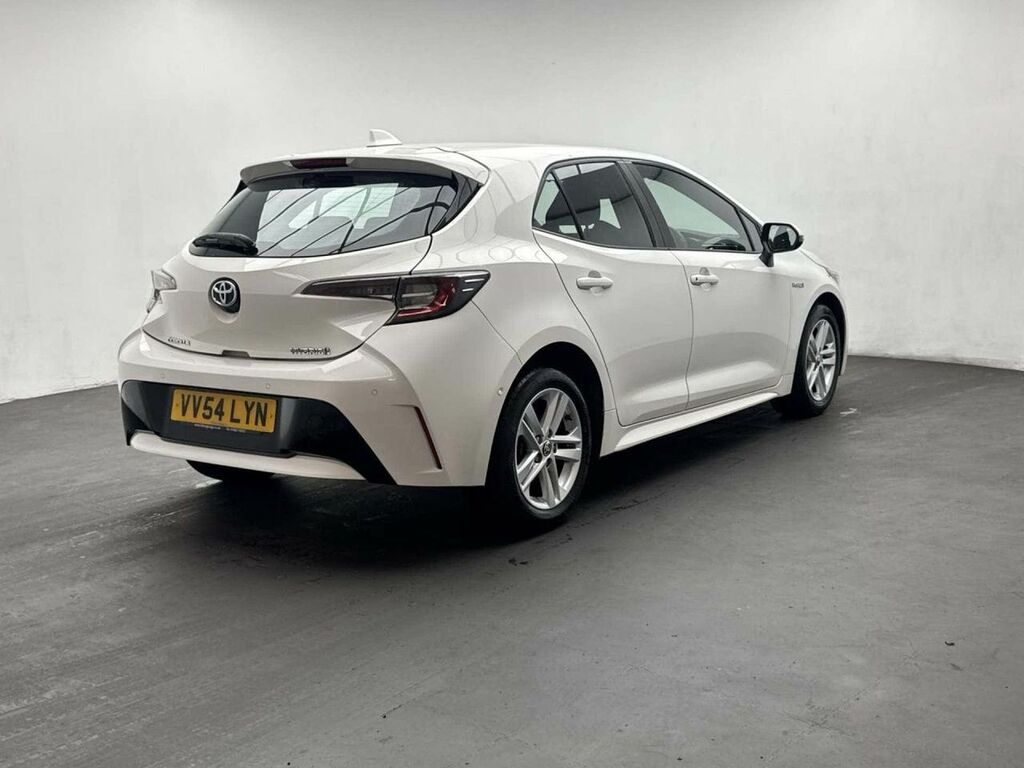 Toyota Corolla Excel White #8