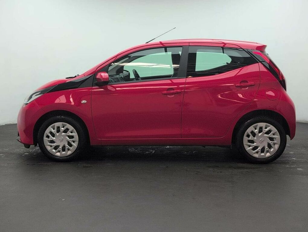 Toyota Aygo X 1.0 Aygo X-play Tss Vvt-i Cvt Red #5
