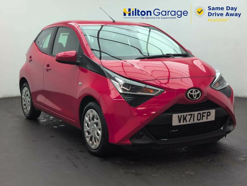 Toyota Aygo X 1.0 Aygo X-play Tss Vvt-i Cvt Red