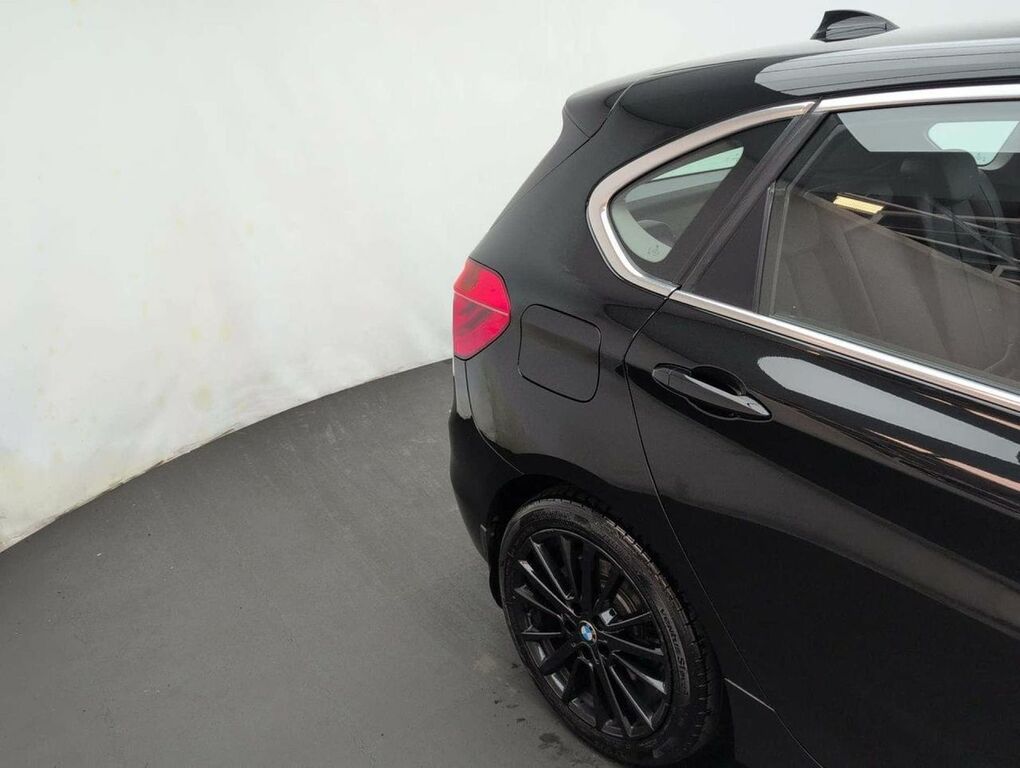 BMW 2 Series 218D M Sport Black #32