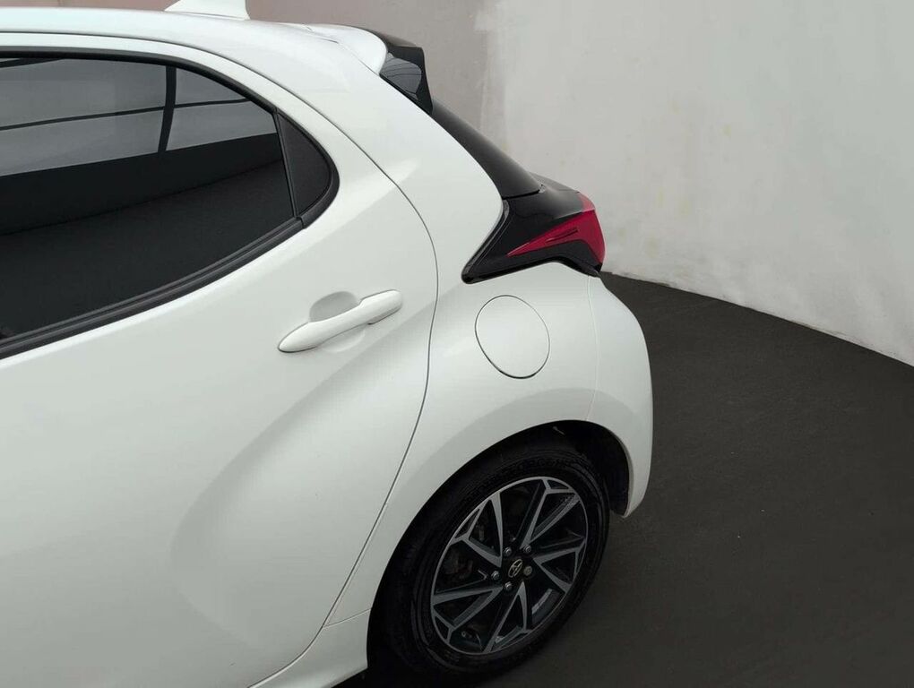 Toyota Yaris Hatchback Black #32
