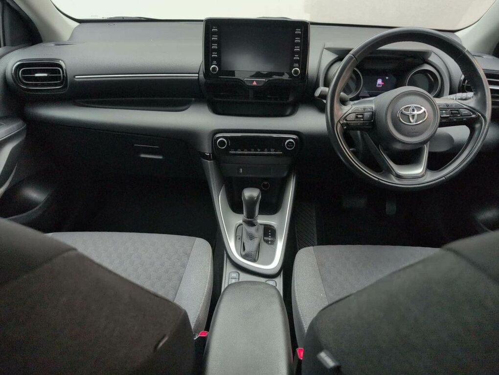 Toyota Yaris Hatchback Black #26