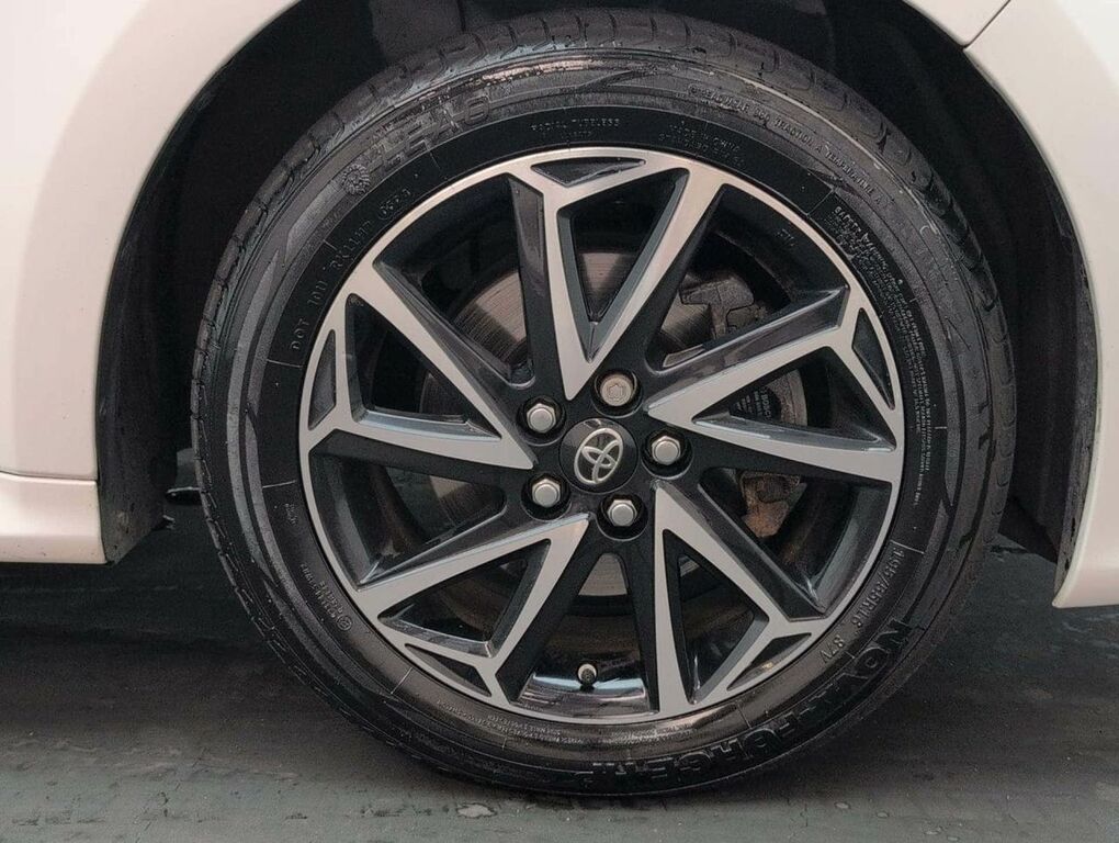 Toyota Yaris Hatchback Black #10