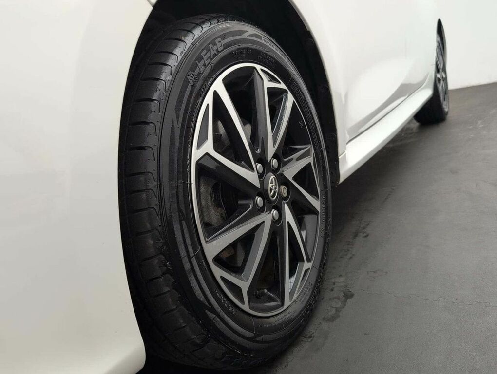 Toyota Yaris Hatchback Black #38
