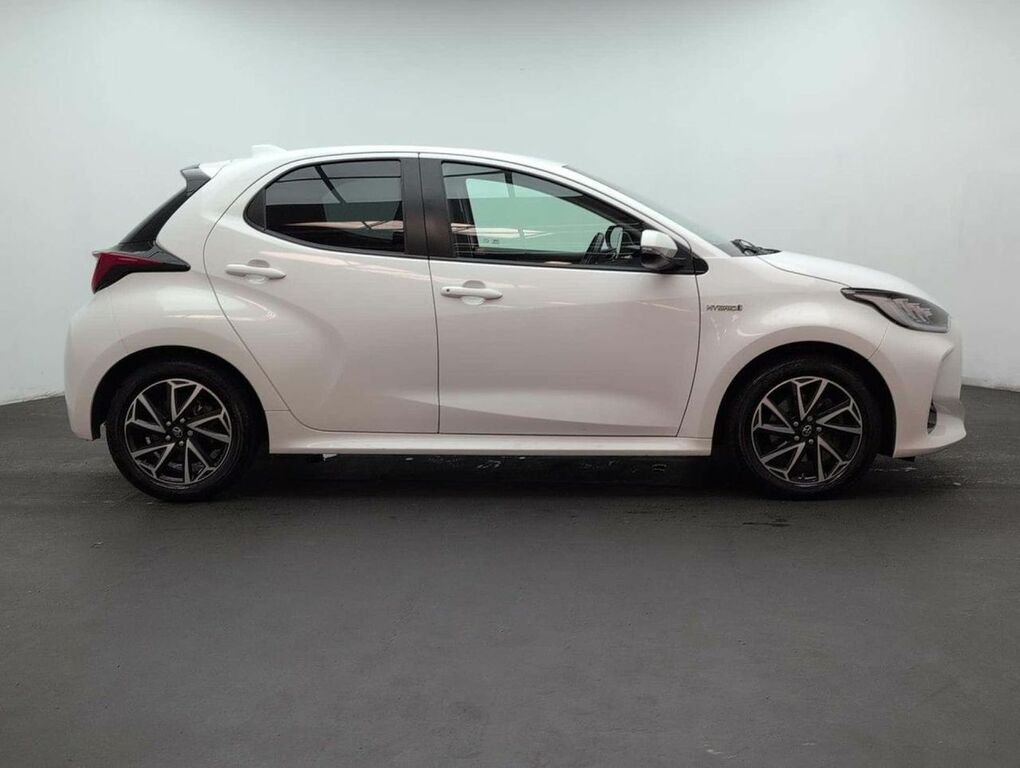 Toyota Yaris Hatchback Black #9