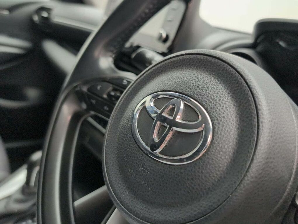 Toyota Yaris Hatchback Black #25
