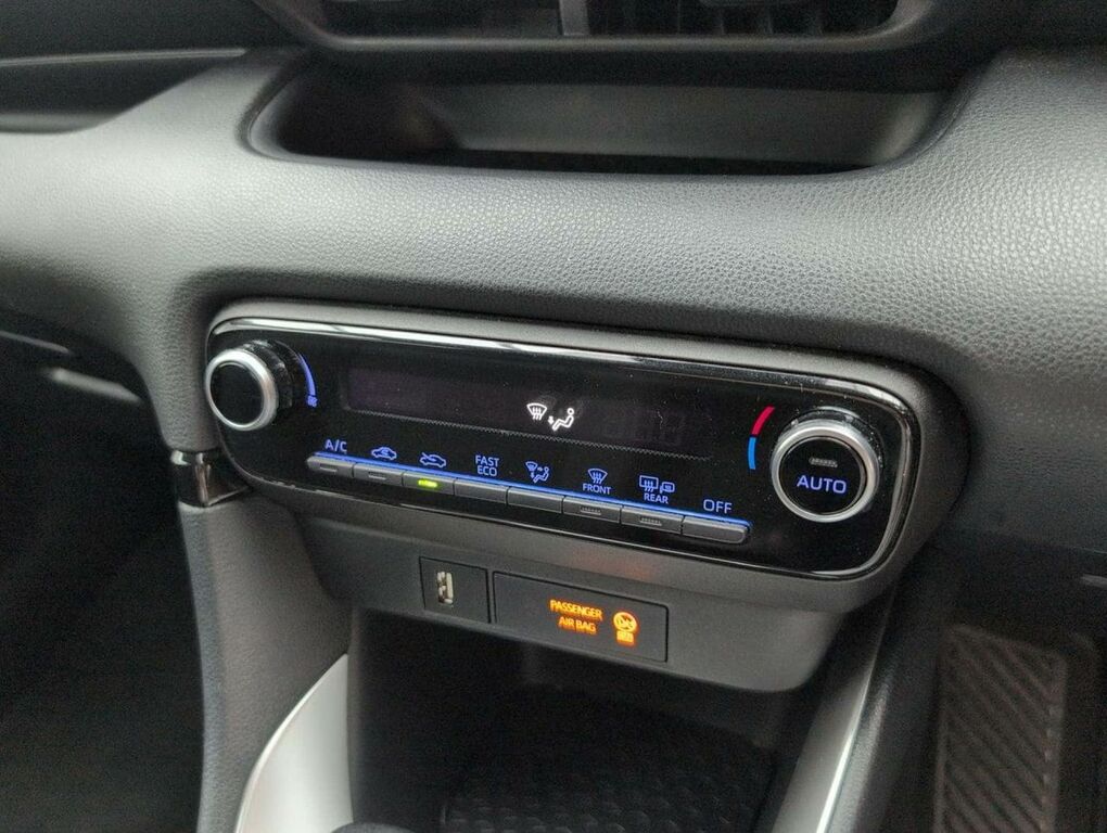 Toyota Yaris Hatchback Black #17
