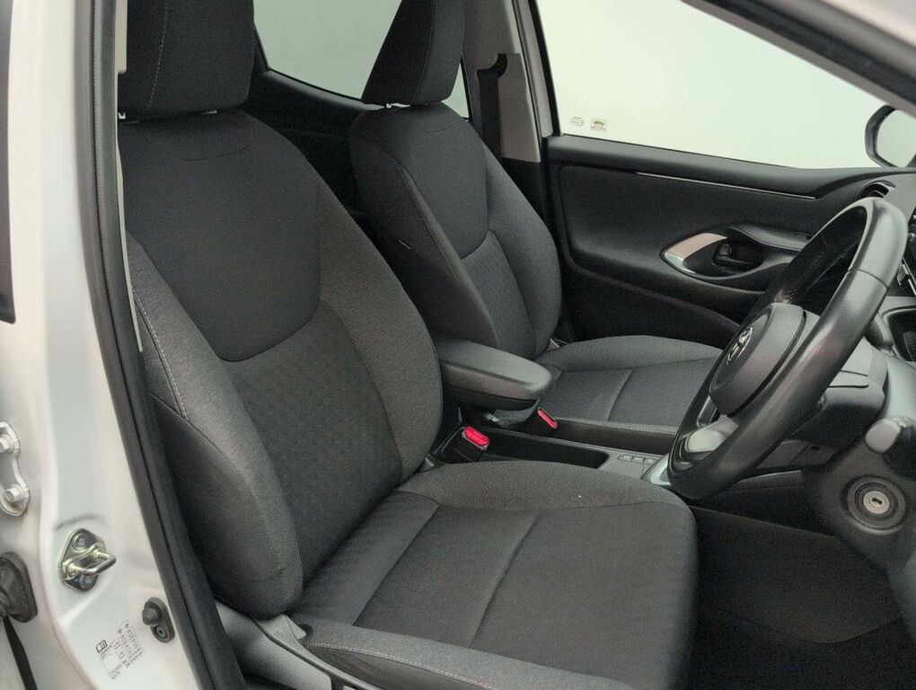 Toyota Yaris Hatchback Black #12